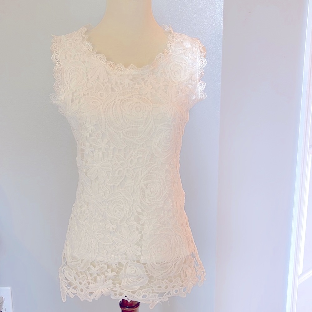 NWT Chicwish Crochet Overlay Sleeveless Blouse